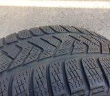 Zimske gume Pirelli 235/55/17 u super stanju!!