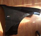 BMW F20 desni blatobran crna metalik