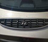Hyundai Accent maska 2000 god