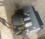 BMW SERIJA 5 E39 ABS MODUL PUMPA RAČUNALO CENTRALA JEDINICA