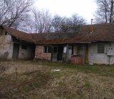 kuca i dvoriste 8000 eura