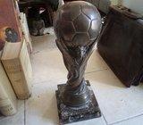 fifa pokal ,mramorno postolje,matrijal bakar,potpis autora,rijetko