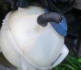 Golf 4 1.6i posuda od vode