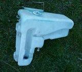 MERCEDES CLK POSUDA ZA VODU ZA PRANJE VJETROBRANSKOG STAKLA