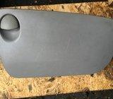 FIAT PUNTO 2 PRETINAC ZA RUKAVICE ISPRED SUVOZAČA