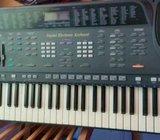 Synthesizer - GoldStar Electronic Keyboard GEK-S420