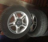 Alu felge 15' rupe 4x108 sa ljetnim gumama 350 kn