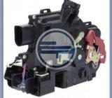 Audi A4 8E desna unutarnja brava