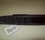 Mazda Premacy [99-] Prekidač za stako prednji L CB81-66350