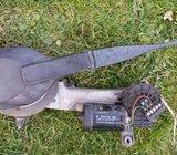 MERCEDES CLK MOTORIĆ BRISAČA SA POLUGOM PREDNJE STAKLO