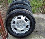 Gume Bridgestone 225/70/17 ljetna +felge toyota 4 kom