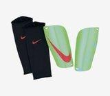NIKE KOSTOBRANI/ŠTITNICI SA DRŽAČIMA -50%