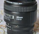 NIKON 85mm f/1:8 D-AF
