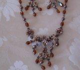 Nova ogrlica i naušnice, nenošene,, prodajem, cijena 25,00 kn