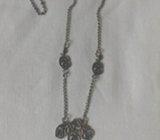 Srebrna ogrlica s ružama