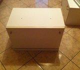 Bijela comoda za cipele