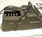 PUNJAČ ZA RADIO STANICA MOTOROLA 22V - 25W - PUNJAČ 22 V