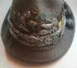 ribicki šešir sa znackama