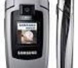SAMSUNG E 380 ,SVE MREŽE,SA PUNJAČEM,ISPRAVAN SA DOBROM BATERIJOM