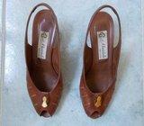 Kožne smeđe sandale, veličina 38