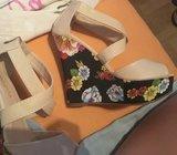 Nobe sandale na petu