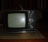 Starinski mini televizor SHILJALIS 420 D
