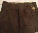 Smeđa FOX suknja sa faldama, veličina 38