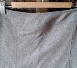 Zimska suknja 44 u odlicnom stanju