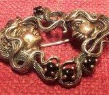 SREBRNI PATINIRANI BROŠ SA SWAROVSKIMA