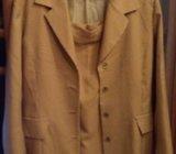 ženski kostim sa suknjom