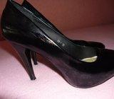 Lakirane crne štikle Vanilla