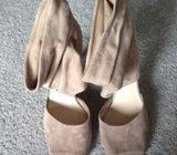 Zara - otvorene čizmice